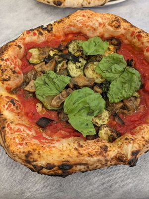 Marinara pizza with added grilled veggies at Il Ruttino in Sorrento