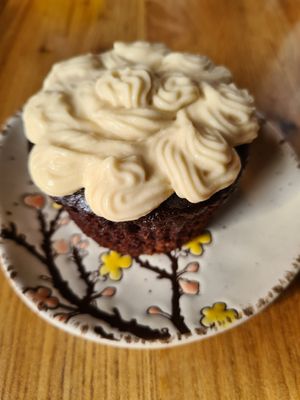 Vegan Cupcake at Owl Sprit in Port Townsend