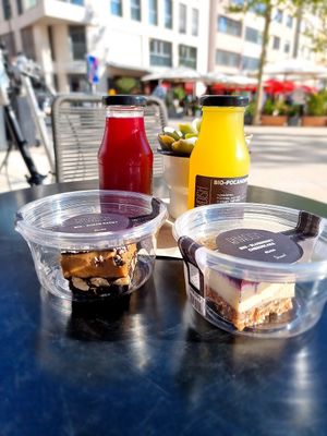 raw cakes and juice at Rawdish in Luxembourg City