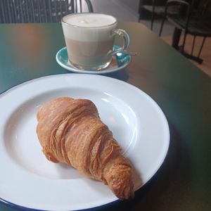 Croissant and latté at Rawdish in Luxembourg City