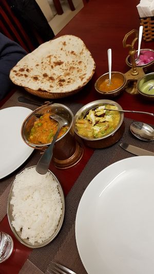 Naan Bread and Rice with vegan Dishes at Aroma in Tam Coc