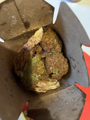 Falafel Bucket  at Falafel 1001 in Duisburg