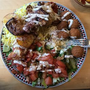 Falafel Deluxe Teller at Falafel 1001 in Duisburg