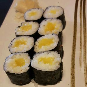 Mango hosomaki at Tokyo Sushi in Reykjavik