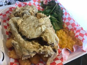 Battered fried chick’n (oyster mushrooms). The pieces were big and satisfying. Comes with hot sauce and ranch and a side of Mac n cheeese, which was so delicious. at Da Munchies in Dallas