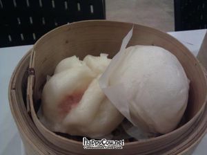 steamed buns at Nova Kitchen - MBK in Bangkok