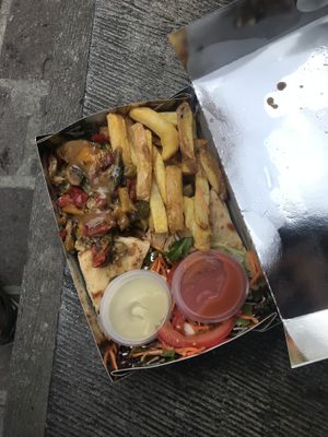 Vegan street box without onions  at The Olive Street Food  in Bruges