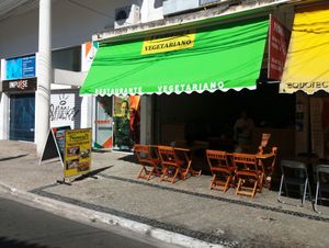 Sidewalk view, at Formosa - Restaurante Vegetariano in Juiz De Fora
