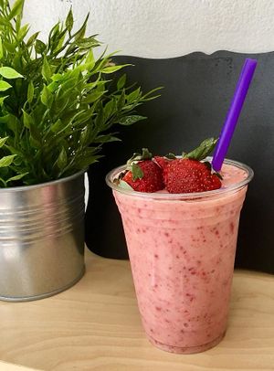 "La Caribeña", a strawberry, mango and passion fruit smoothie. at Frescura PR in Catano