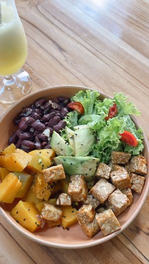 Protein Bowls with Tempeh at LOKA in Kuta