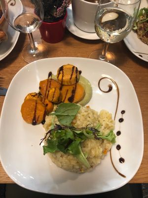 Kürbisrisotto, Süßkartoffeln und Guacamole  at Alge in Heidelberg