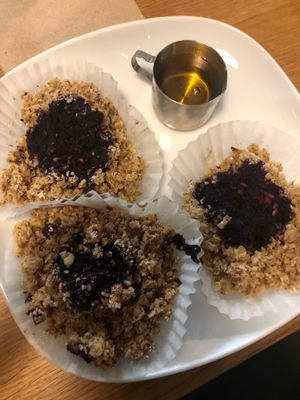 Apple crumble mit Agavendicksaft  at Alge in Heidelberg