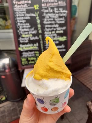 Lemon and mango ice cream at Eiscafe Puro in Heidelberg