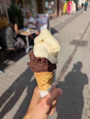 dunkle Schoko und mate at Eiscafe Puro in Heidelberg