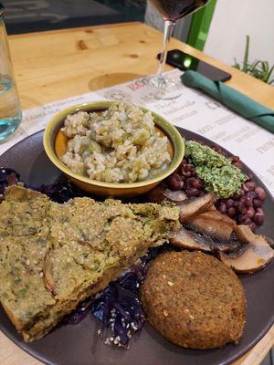 5 different choices at Vegan e Veg in Messina