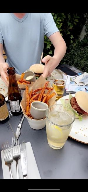 Potato fries with the beyond at Ellis Gourmet Burger in Bruges