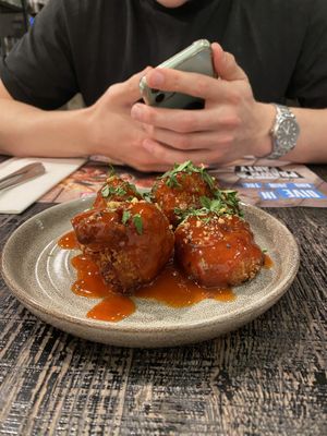 Vegan cauliflower wings  at Ellis Gourmet Burger in Bruges
