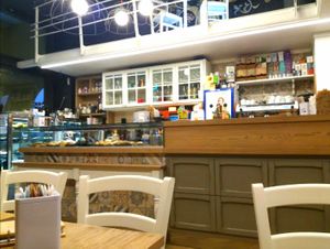 Inside at Wellness Fruit Bar in Asti