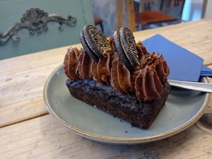 Oregano cake (freaking delicious and the size is huge)  can definitely share with 2 people at Quench in The Hague