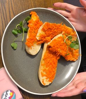 Cheesy garlic bread - took 1hr10mins to arrive   at Baydale Beck Inn in Darlington