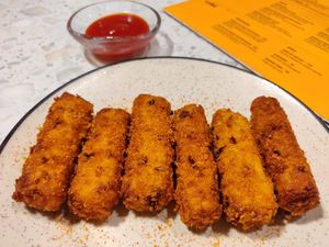 Mozzarella sticks at Imagine Cafe in Mumbai