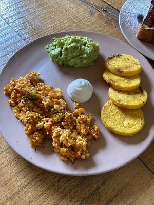 Tofu scramble at KAIME in Medellin