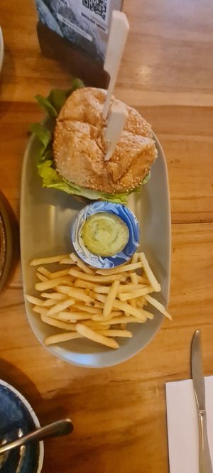 hamburguesa valluna at KAIME in Medellin