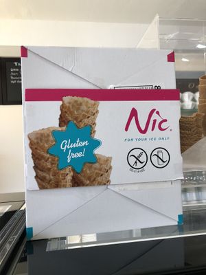 Gluten free & vegan cones at Gelataria da Pietro in Vila Nova De Milfontes