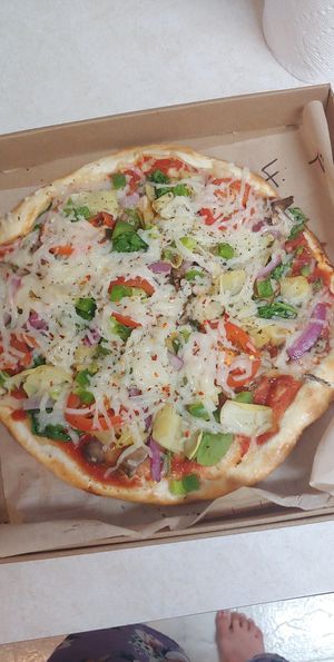 Mod Sized Pizza w/ dairy free cheese and veggies at Mod Pizza in California