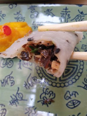 Starter filled with mushrooms and tofu at Boa-Bao in Lisbon