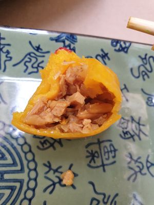 Starter filled with tofu at Boa-Bao in Lisbon