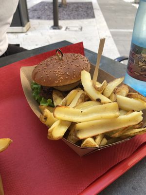 BBQ Burger with fries at Pizza Al Taglio in Grado