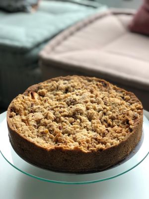 Vegan classic apple crumble pie at Willem-Pie Bakery in Amsterdam