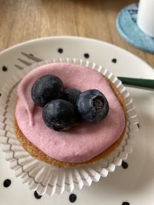 I don’t remember the name, but it was delicious 😋  at Willem-Pie Bakery in Amsterdam