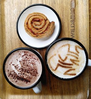 Lattes + Babka at Wild & The Moon - Amelot in Paris