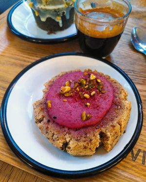 Ispahan cookie at Wild & The Moon - Amelot in Paris