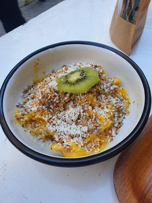 Omega bowl at Wild & The Moon - Amelot in Paris