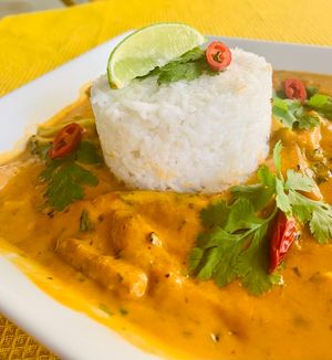 Red Thai Curry with coconut jazmin rice at Sabores de Sandra in Mallorca