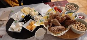 Cheese plate (I recommend it for 3-4 people) at Sabores de Sandra in Mallorca