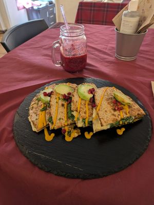 So tasty. Sandra made it extra spicy for me. And she focuses on making sure it's protein filled too. Proper meal. at Sabores de Sandra in Mallorca