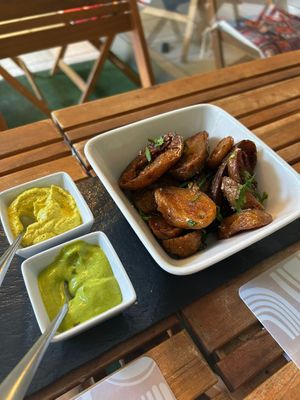 Papas with salsas at Sabores de Sandra in Mallorca