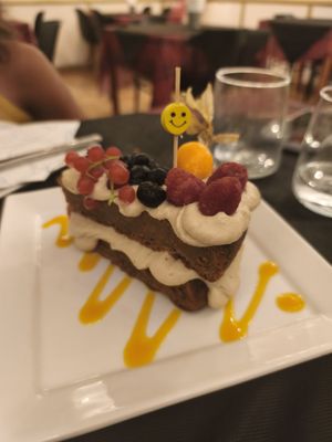 tarta de zanahoria super riquísima at Sabores de Sandra in Mallorca