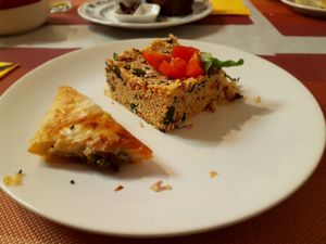 Tabouleh and samosa at Sabores de Sandra in Mallorca