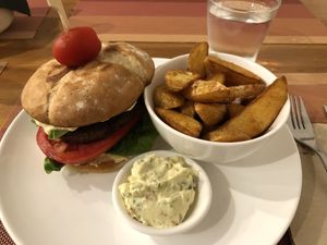 Home made burger💥 at Sabores de Sandra in Mallorca