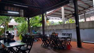 Outside seating  at Tam Thanh Sang in Hoi An