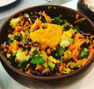 Detox Salad!!! 
Ready for this colorful salad? The vegetables in this chopped salad contain nutrients and phytochemicals which stimulate the enzymes in your liver to turn toxins into something our bodies can eliminate easily.  Besides eliminating the bad, regular detoxing helps to strengthen our immune system functioning and to fight off infection.
Ingredients: Broccoli, Carrot, Red Cabbage, cilantro, green onion and Carrot Ginger Dressing

Raw Vegan, Dairy Free, Sugar Free, Nut Free, Gluten Free
 at Rawlicious in Macau