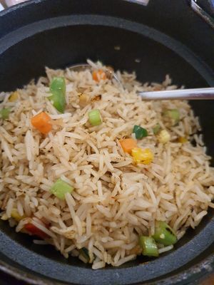 Burnt garlic fried rice at Desi Firangi in Central Singapore