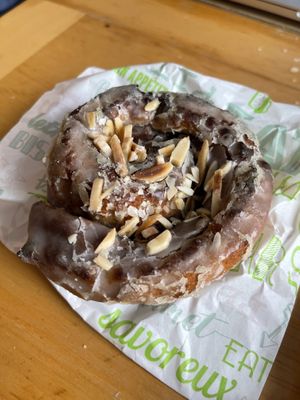 Cinnamon roll   at Hanai Vegana in Barcelona