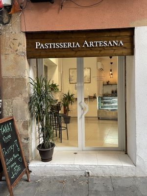 Entrance  at Hanai Vegana in Barcelona