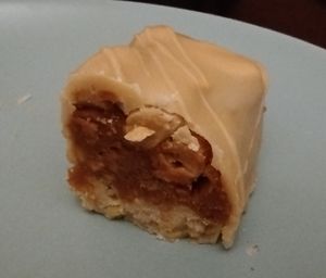 Snicker de chocolate blanco at Hanai Vegana in Barcelona